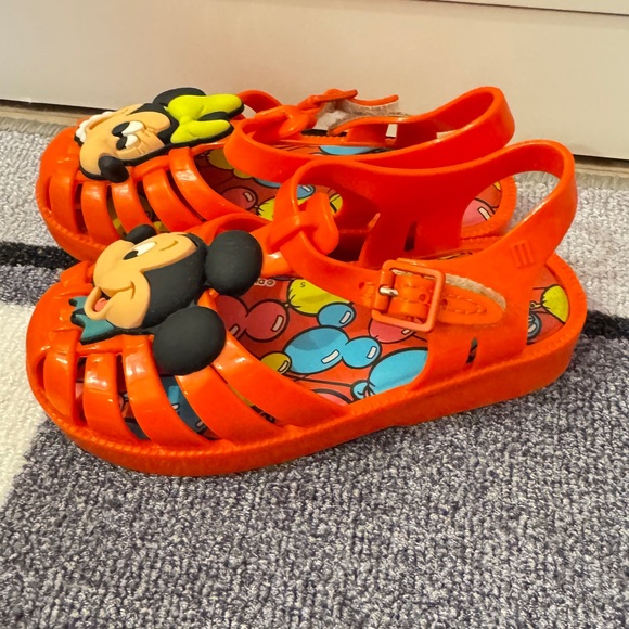 Mini Melissa Red Sandals with Mickey and Minnie - Picture 3 of 6